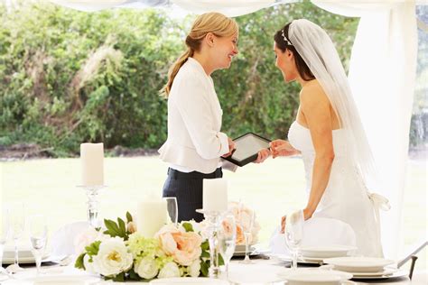 How To Know If You Need Of A Wedding Planner