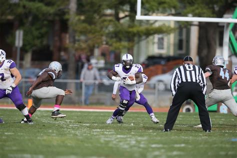 Tufts Amherst Football Amherst Lord Jeffs In Action Agains Flickr