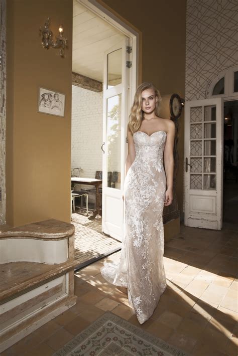 Brautkleider und brautmode in wien, randegg, graz (steiermark) & salzburg. MODECA - Brautmoden, Brautkleider, Hochzeitskleider ...