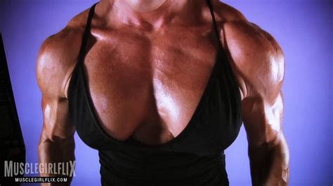 Female Bodybuilder Videos Huge Muscle Dumbbell Workout And Pec Flex
