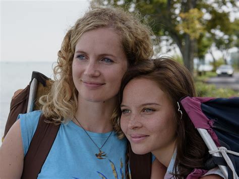 Sonja gerhardt was born on april 2, 1989 in berlin, germany. Honigfrauen-Star im Interview: Verführerisch sein wie ...