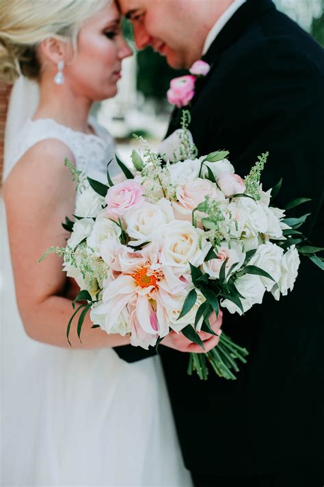 Send beautiful fresh flowers anywhere in the richmond, va area today. Weddings By Vogue | Lush Stylings at The Valentine | Vogue ...