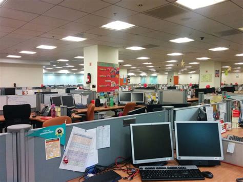 Well equi pped with ultra modern facilities and record storage facilities. DLF CyberCity, Gurgaon, India... - XL Catlin Office Photo ...