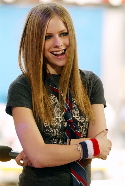11 Avril Lavigne Trends That We All Tried To Copy In The Early 2000s