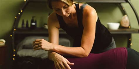 What Is A Deep Tissue Massage A Modern Narrative Massage Fitness Magazine