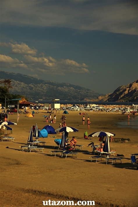 Rajska plaza strand lopar, rab sziget. Homokos tengerpart Horvátországban: Lopar - Messzi tájak ...