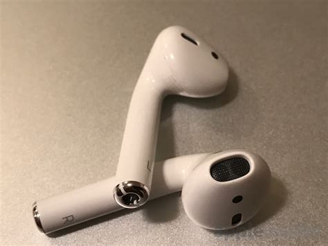 Review Apples New Wireless Airpods Put A Smile On 2016 Appleinsider