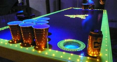 Aprenda A Fazer Os Jogos Com Bebidas Jogos De Bebida Mesas De Beer Pong Jogos Para Festas