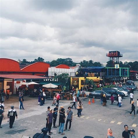 Kilang minyak onshore yakni kilang minyak yang ada dibangun di darat dan melakukan kamu penasaran? Kilang Bateri Johor Baru - Tempat Lepak di JB GAMBAR