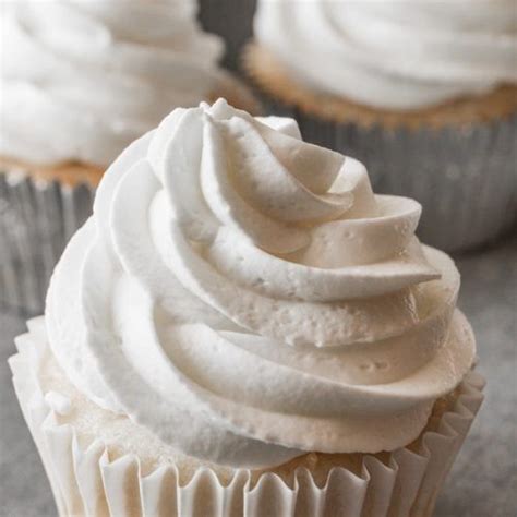 It's a lot less sweet than a confectioner's sugary frosting and pairs exceptionally well with chocolate. Stabilized Whipped Cream Frosting | Recipe | Stabilized whipped cream frosting, Whipped cream ...