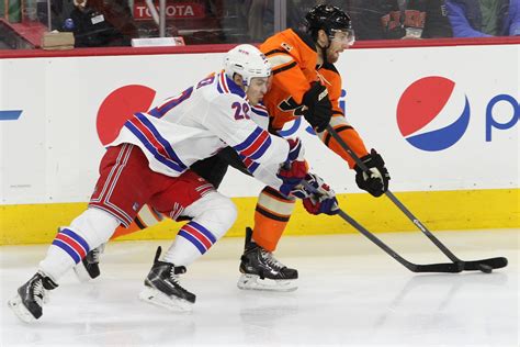 Wayne simmonds trolling warren foegel and andrei svechnikov. Photo Gallery: Rangers vs Flyers (11/28/2014) - Inside Hockey