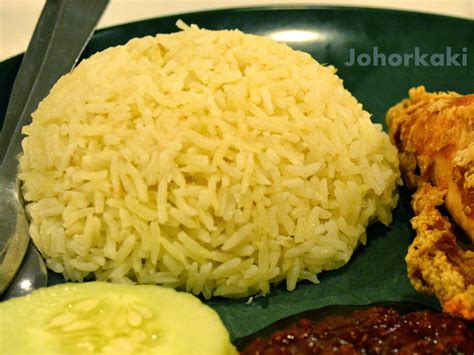 Beli nasi lemak online berkualitas dengan harga murah terbaru 2021 di tokopedia! Yellow Corner Nasi Lemak in Kulai, Johor |Johor Kaki ...