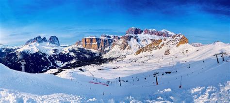 Sellaronda的美丽全景欧洲最大的滑雪旋转木马滑雪意大利多洛米蒂山脉的四个最著名的山口高清图片下载 正版图片506416563 摄图网