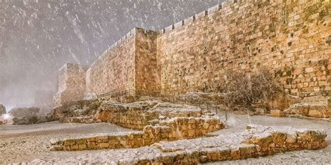 In Pictures Rare Snowfall In Jerusalem Leaves Holy City Blanketed In White