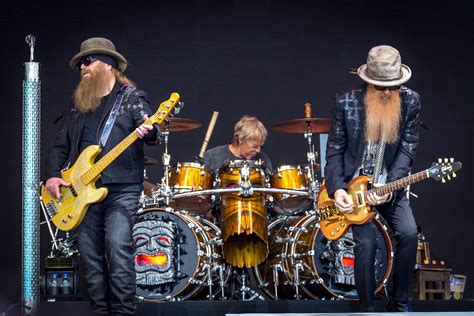 Rock & roll hall of famer and zz top frontman, billy f gibbons, wants to take you on a desert trip. ZZ Top - Wikiwand