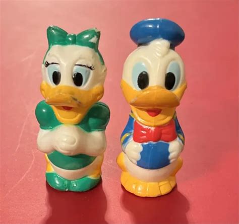 Vintage Walt Disney Donald Duck And Daisy Duck Plastic Figure Toy Pencil