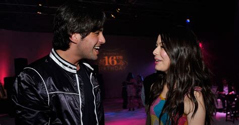 Miranda taylor cosgrove (born may 14, 1993) is an american actress and singer. Miranda Cosgrove and Josh Peck Had a Mini "Drake and Josh" Reunion | Teen Vogue