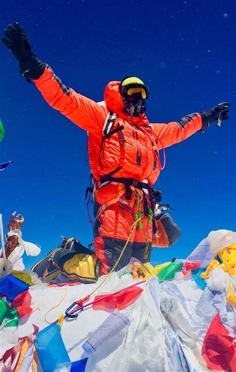 Michigan Climber Reaches Mount Everest Summit But Also Sees Death