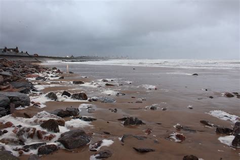 Spume Foam On The Beachrough Weatherfootdeeaberdeenjan Flickr