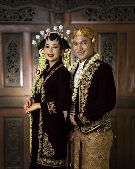 16 Pakaian Adat Jawa Timur Warisan Busana Tradisional Gambar
