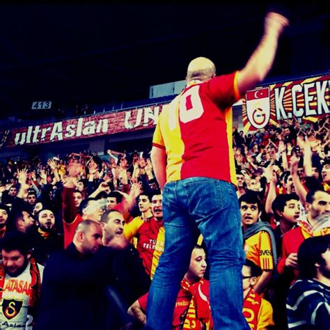 Galatasaray Fans In A Basketball Game Basketball Games This Is Love Fan