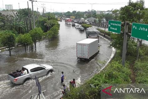 Banjir Rob Memaksa Tol Semarang Demak Seksi Didesain Ulang Jpnn Com Jateng