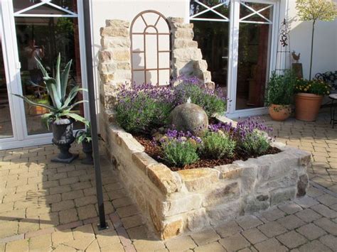 Wenn sie im garten einen schweren boden haben, können sie diesen auflockern und mit reichlich groben sand oder kies und humus aufwerten. Hochbeet mediterran