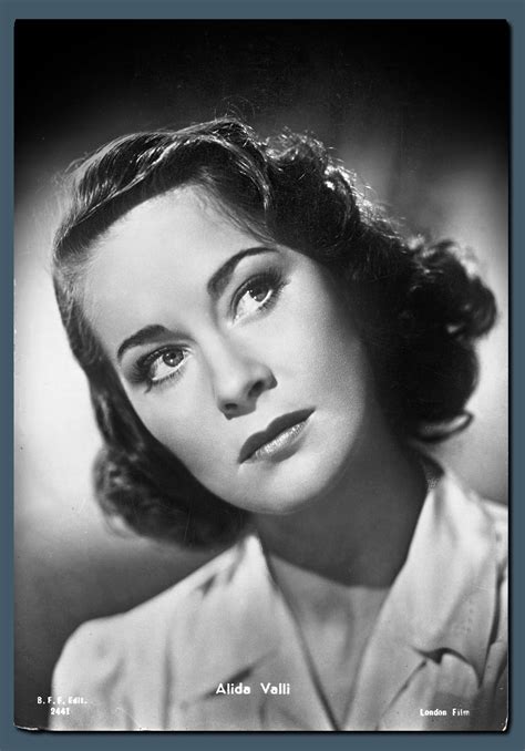 Alida valli is very reminiscent of ingrid bergman in this film, to the point that some people mistakenly think bergman played anna. Alida Valli. The Third Man | The third man, Carol reed ...