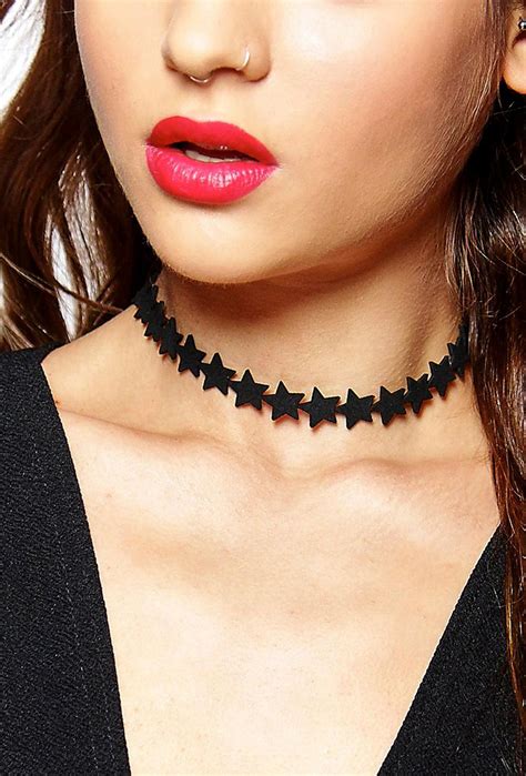 The Black Chokers Guide Where To Buy Them And How To Wear Them