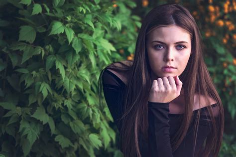 Women Brunette Blue Eyes Looking At Viewer Portrait X