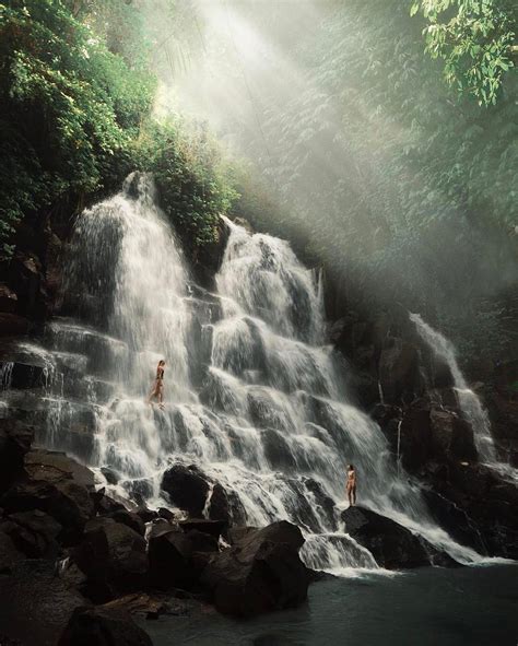 10 Wisata Air Terjun Di Indonesia Yang Instagramable