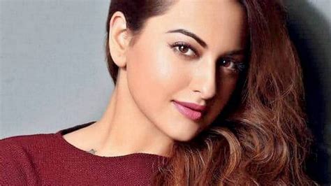 Sonakshi Sinha Joins Top Cop Cyber Experts To Fight Cyber Bullying Sentinelassam