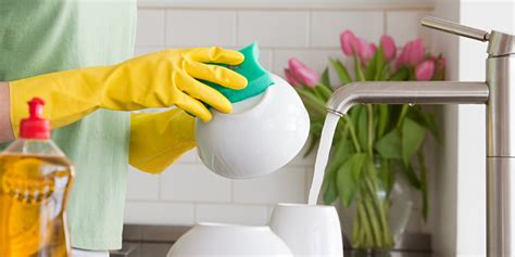 If it gets too wet or too dirty, squeeze out the cloth as you go along. 5 Things You Should Disinfect Right NOW (VIDEO) | HuffPost