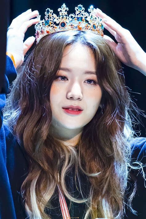 • makemodel 2016.06.20 chaeyeong 打包下载. fromis_9 - Gyuri 190614 Fun Factory Fansign | Gaya rambut ...