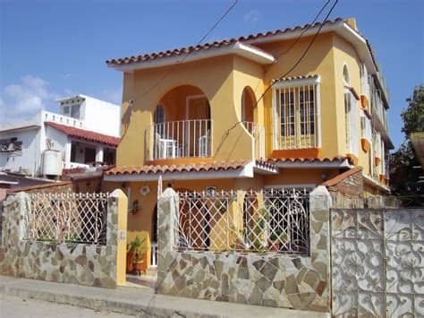 Nuestro hostal está a solo 100m del hotel nacional de cuba y a 300m del. Alquiler casas de vacaciones en Cuba | BedsCuba.com