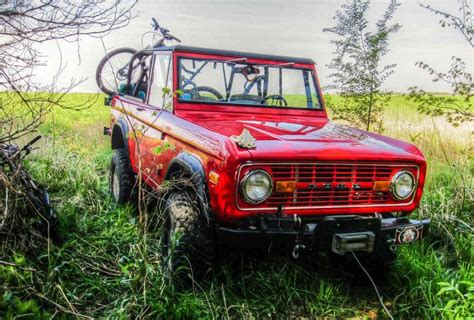 15 Classic Broncos To Get You Through The Day Classic Ford Broncos
