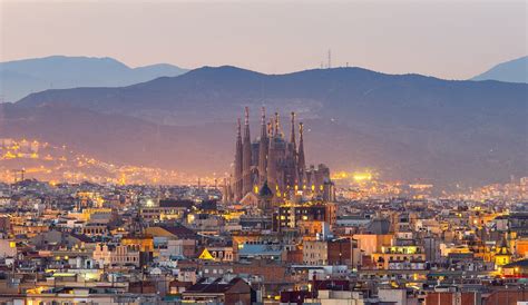 Serwis fcbarca.com to codziennie aktualizowane centrum kibica barcelony. Barcelona - magické město architektury a Lionela Messiho ...