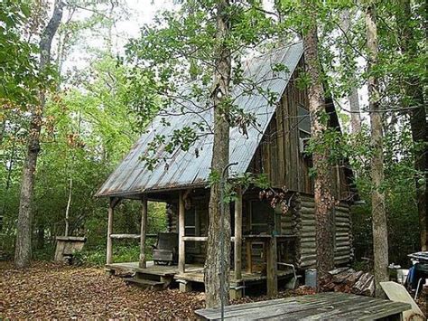 This country cabin has recently been turned into a small home. Lloyd's Blog: Tiny Rustic Log Cabin For Sale in Texas
