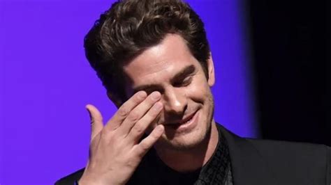 Andrew Garfield Breaks Down On Stage As He Receives The Spotlight Award ‘so Angry So Upset