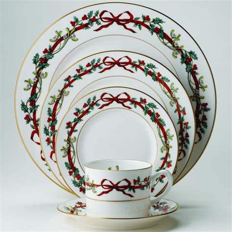 The christmas tree pattern, though, wasn't. Royal Worcester Holly Ribbons - Gorgeous match with Spode ...