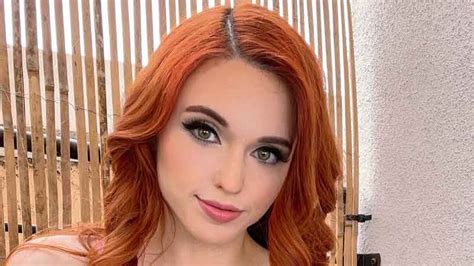 Who Is Kaitlyn Siragusa All About Twitch Streamer Amouranth 2021