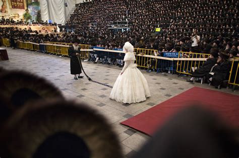 Gallery 25000 Ultra Orthodox Jews Attend Wedding Ceremony Where Bride