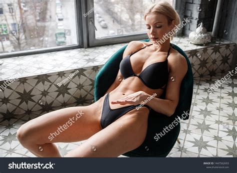 Beautiful Fitness Girl Sexy Blonde Posing库存照片 Shutterstock