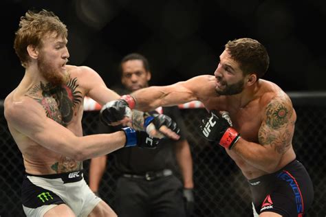 Photo Chad Mendes Suffered Broken Thumb In First Round Against Conor