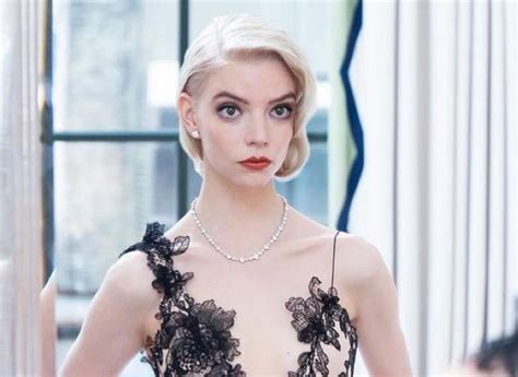 The Internet Cant Stop Talking About Anya Taylor Joys Stunning Sags