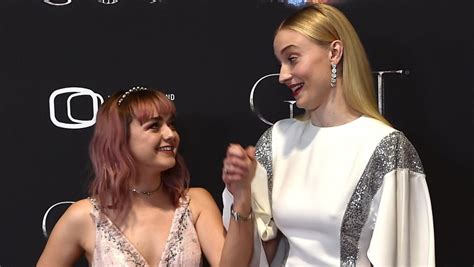 The Truth About Maisie Williams And Sophie Turners Relationship