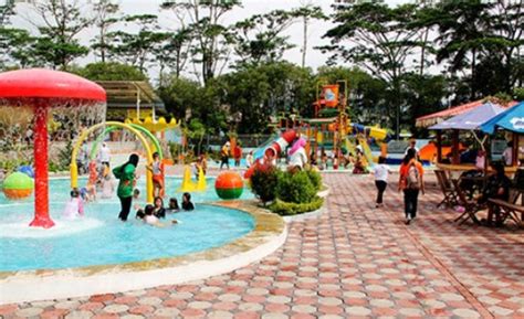 Di jawa timur tepatnya di kediri, terdapat waterpark dengan harga tiket yang murah yaitu kediri waterpark. Harga Tiket Masuk Waterpark Taman Matahari Bogor - Info Cilangkap