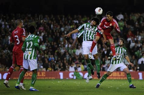 One of his extraordinary abilities is that he can sometimes jump higher than an nba player. Betis 2-3 Real Madrid. Cristiano Ronaldo's killer instinct ...