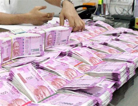 Sit On Black Money Suggests Rs 1 Crore Cap On Cash Holdings The