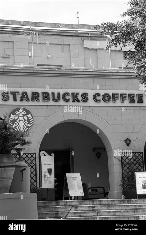 Starbucks Storefront Hi Res Stock Photography And Images Alamy